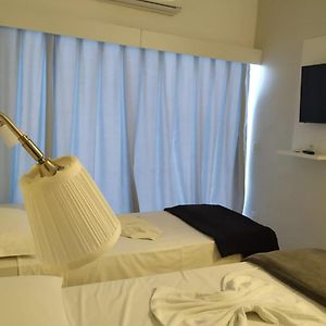 Habitación Estándar con 2 Camas Individuales